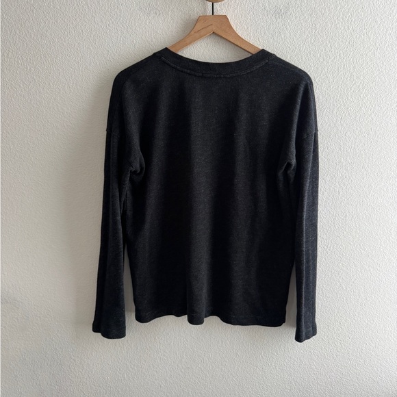 James Perse Vneck Black Long Sleeve Shirt Size 2 (Medium) - Picture 6 of 9